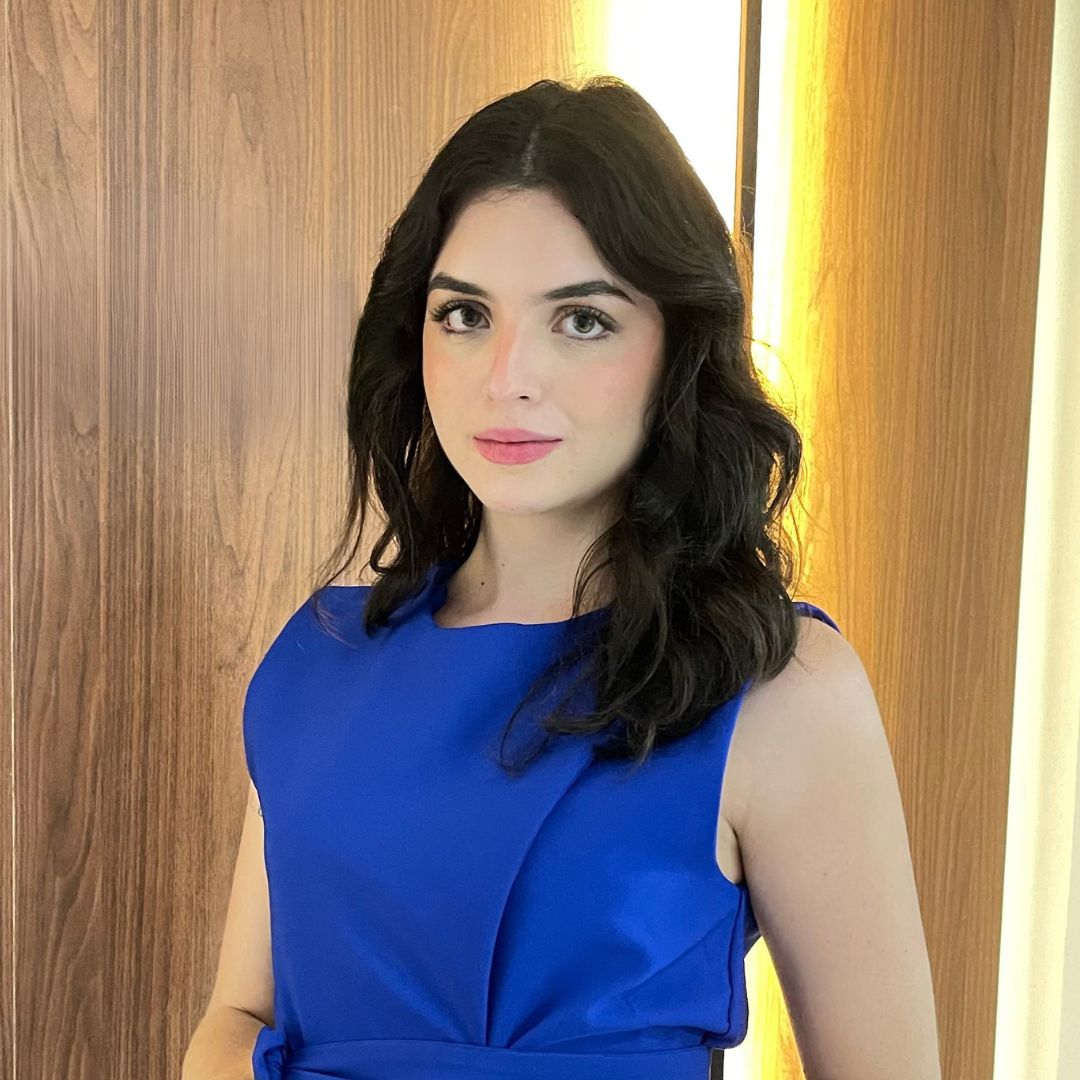 Lívia Massucato Alvarenga Lívia Massucato Alvarenga